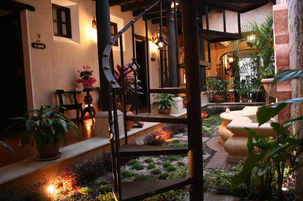 D'Leyenda Hotel Antigua Zewnętrze zdjęcie