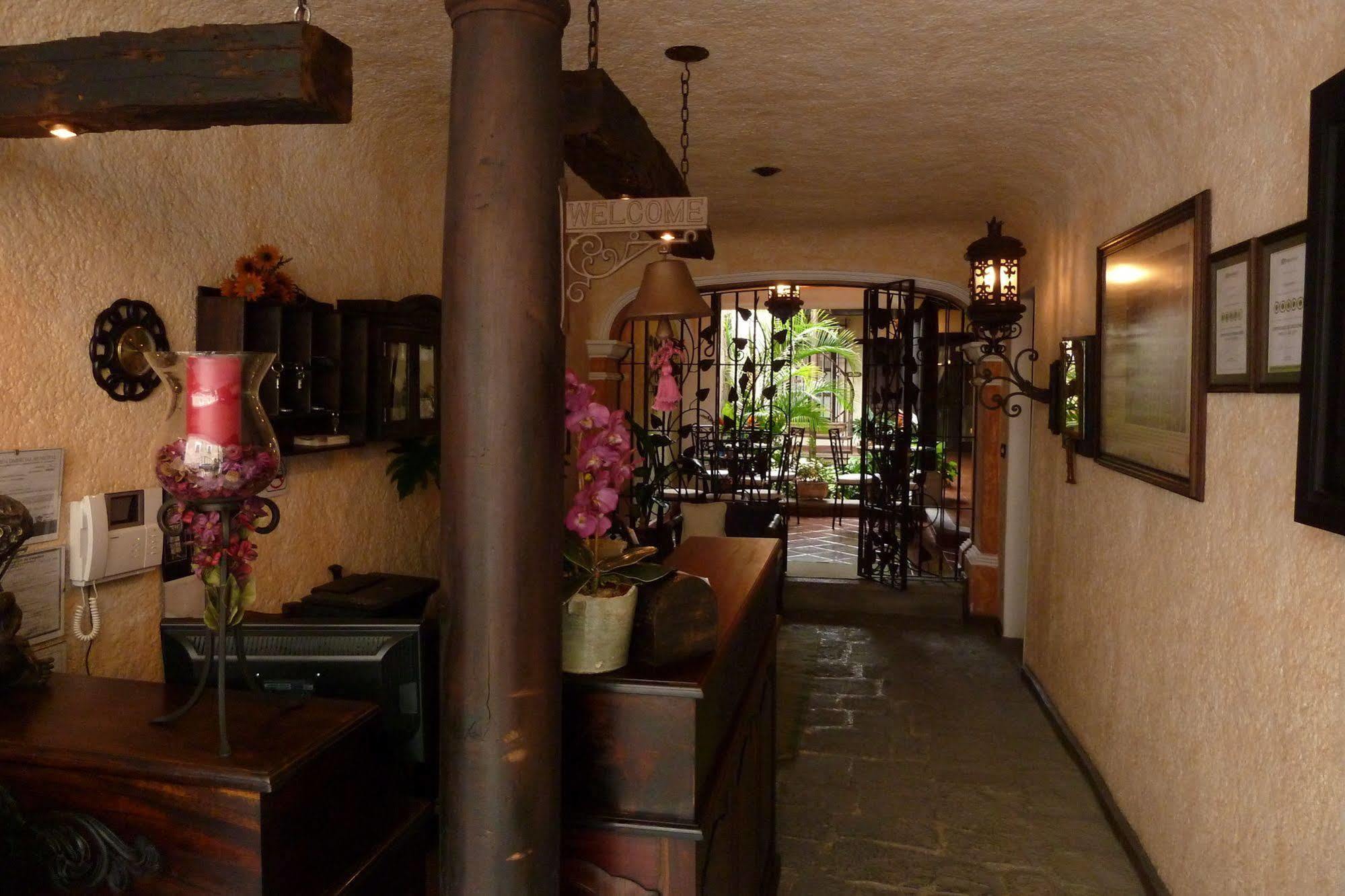 D'Leyenda Hotel Antigua Zewnętrze zdjęcie